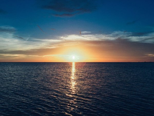 Солнце сквозь облака