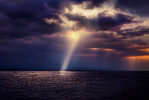 Морская гладь на закате