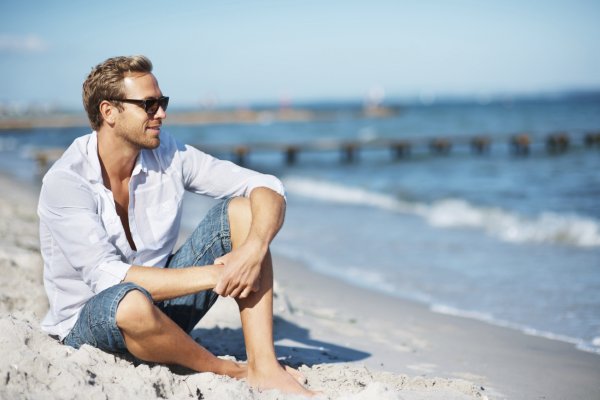 Мужчина на пляже