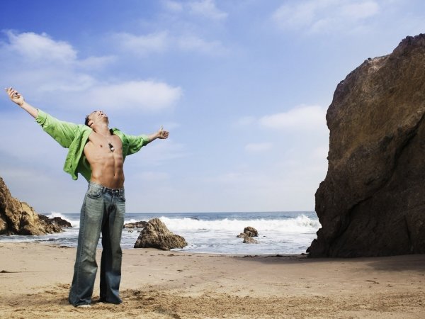 Мужчина на пляже