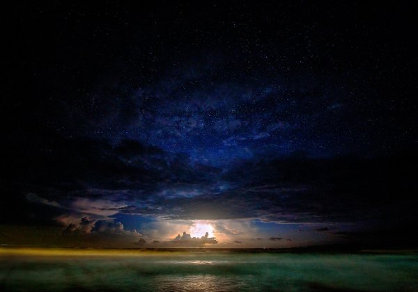 Ночное небо в океане