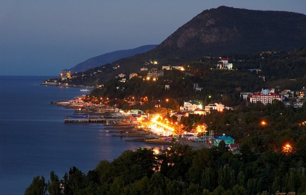 Пляж Семидворье Алушта