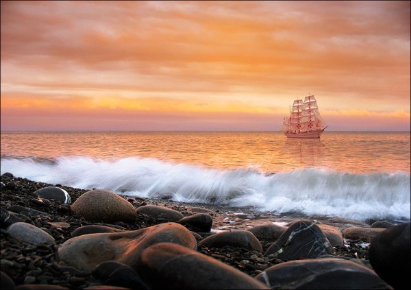 Корабль в море