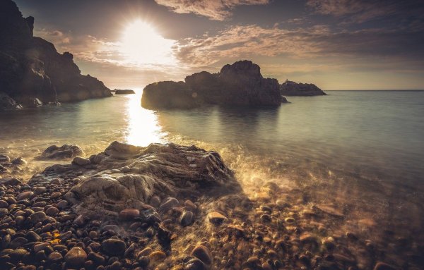 Море скалы солнце