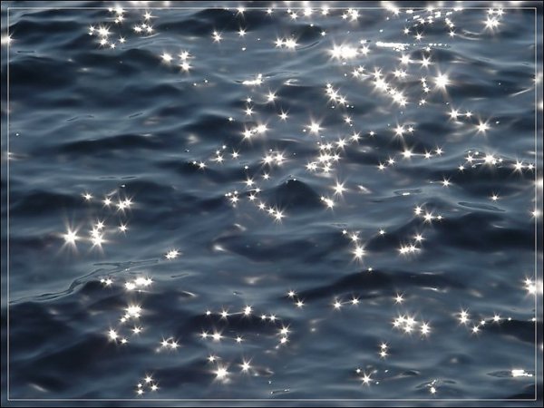 Сверкающее море