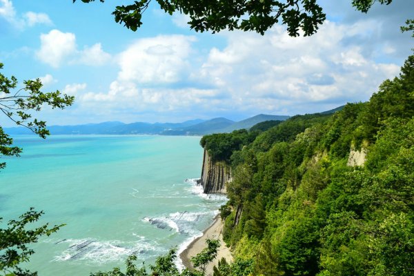 Голубая бухта Бжид