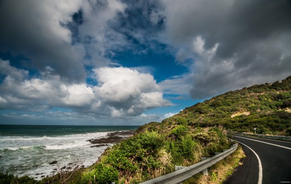 Дорога вдоль моря