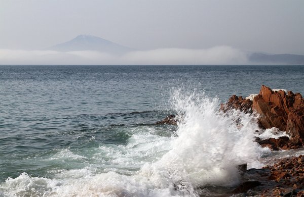 Волны море Приморский край