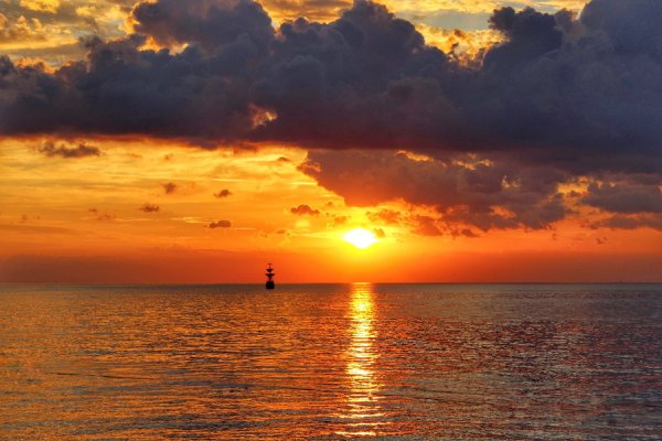 Закат на море
