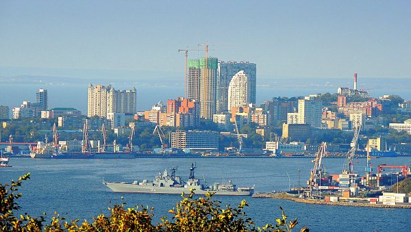 Порт с моста Владивосток