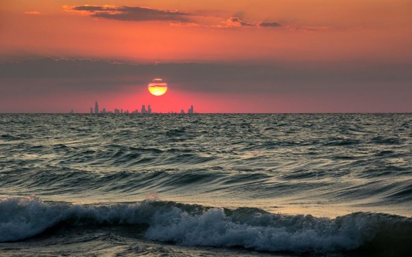 Восход на море