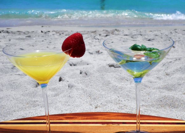 Пляж бокал мартини