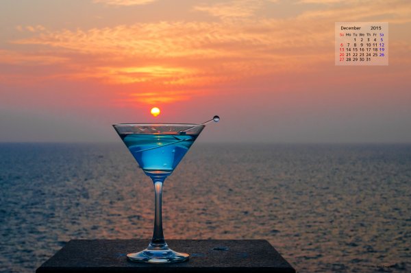 Мартини на берегу океана