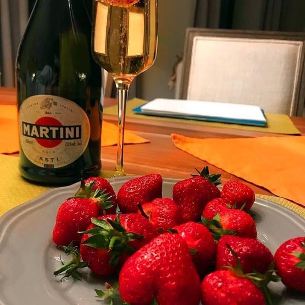 Мартини Асти с фруктами