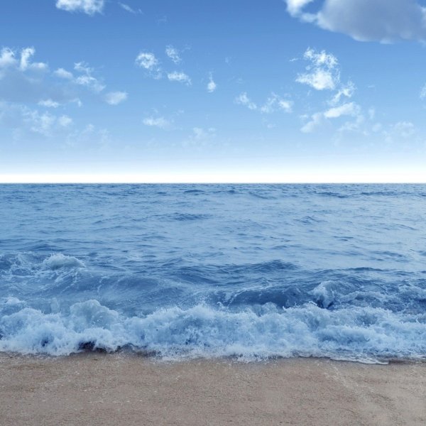 Голубое море