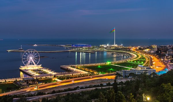 Набережная Каспийского моря в Баку