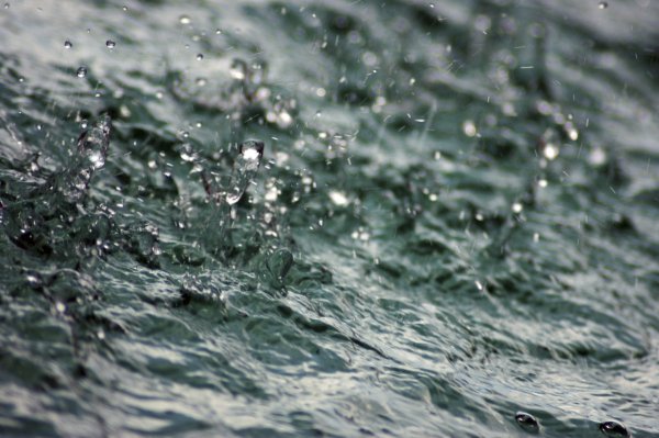 Дождь на море