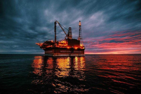 Нефтяная вышка Приразломная