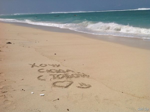 Надпись на песке