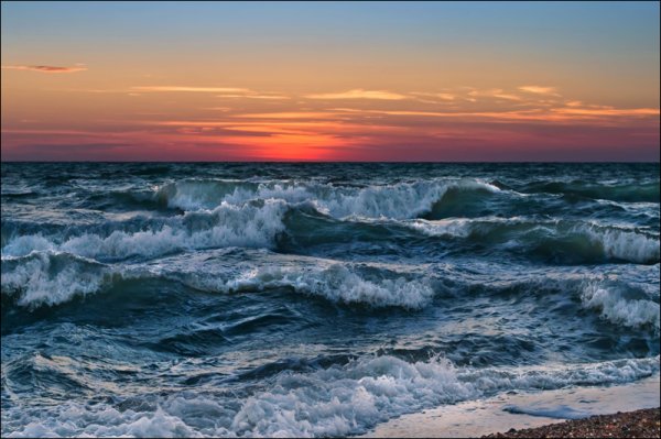 Неспокойное море