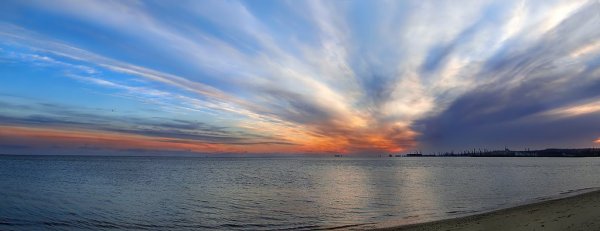 Мариуполь вид на город с моря