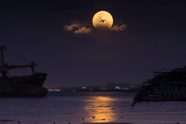 Ночь Луна море