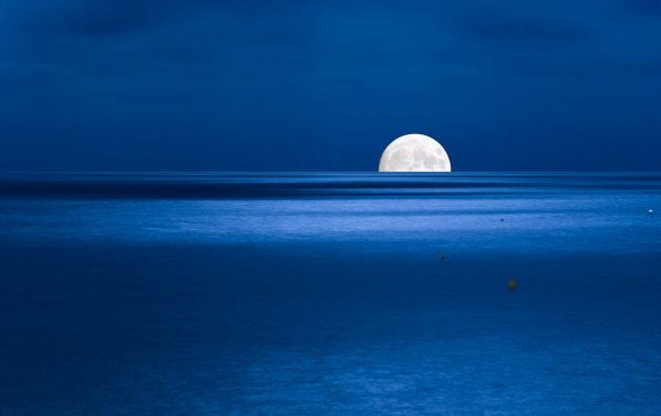 Ночь Луна море