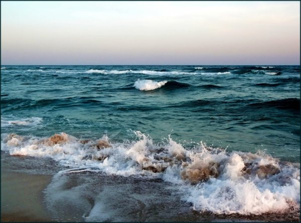 Море волнуется Крым