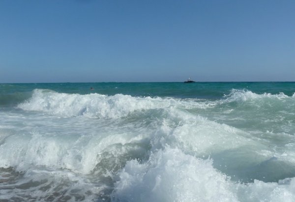 Море волнуется