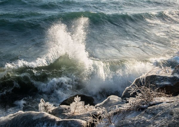Озеро Байкал шторм