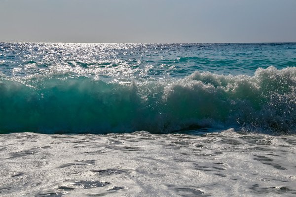 Море волнуется