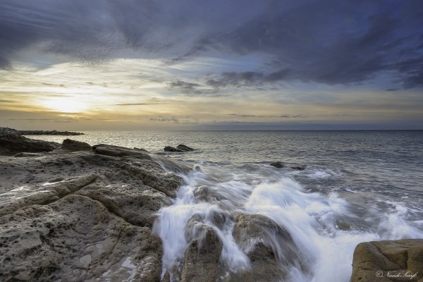 Бурление воды на море