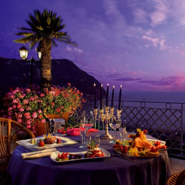 Солнце в бокале вино