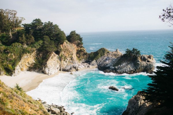 Бухта Клифф (Cliff Bay) пляж