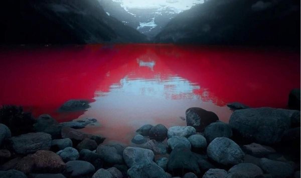 Кровавый водопад в Антарктиде