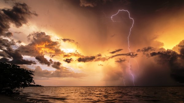 Гроза на закате