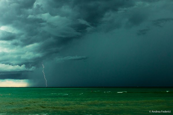 Грозовое море