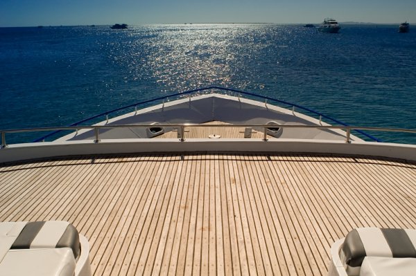 Палуба яхты