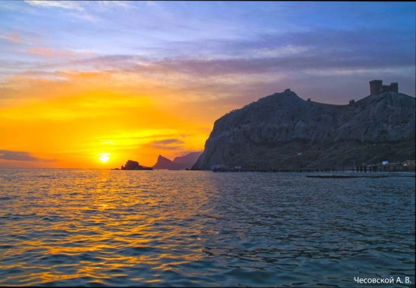 Черное море Судак набережная