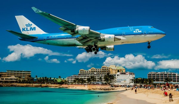 Пляж махо на острове сен-Мартен