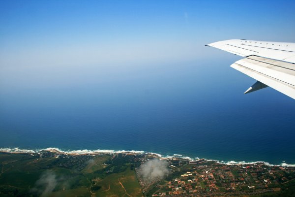 Самолет над океаном