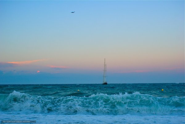 Волны вдалеке