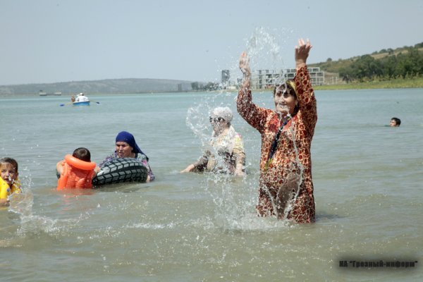 Грозненское море женский пляж