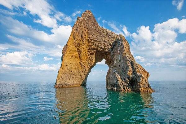 Золотые ворота Карадага в Крыму