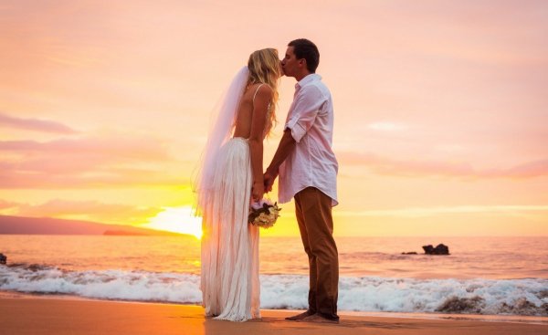 Жених и невеста блондинка