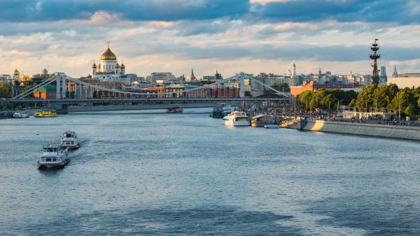 Вид на реку с набережной