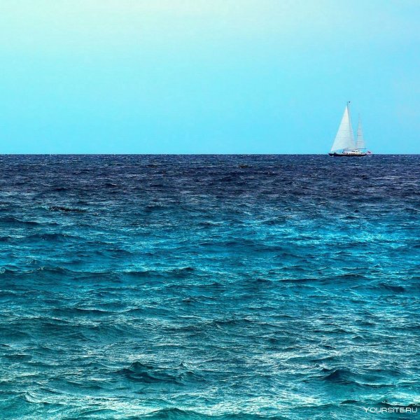 Белый Парус в море