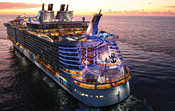 Круизный лайнер Гармония морей/Harmony of the Seas