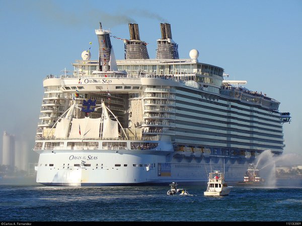 Круизный лайнер Оазис