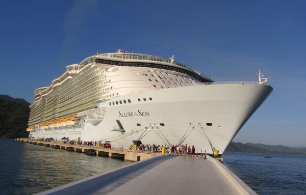 Корабль очарование морей круизный